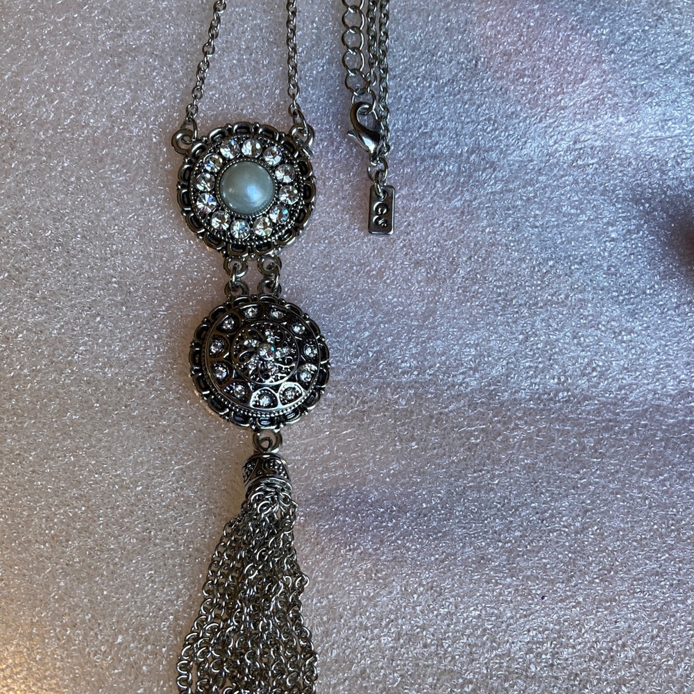 Ginger Snaps:Elegant Silver and Pearl Necklace